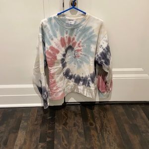Aritzia tie dye crew neck, lightly worn and really comfy!